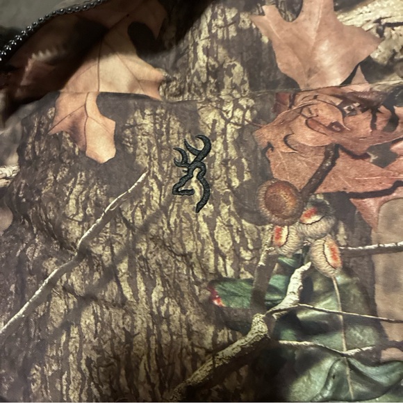 Browning Camo down Outdoor Vest - Picture 4 of 8